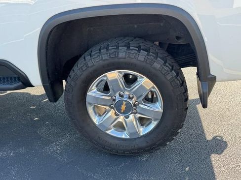Used 2021 Chevrolet Silverado 2500 LTZ w/ LTZ Plus Package AWD/4WD image 7