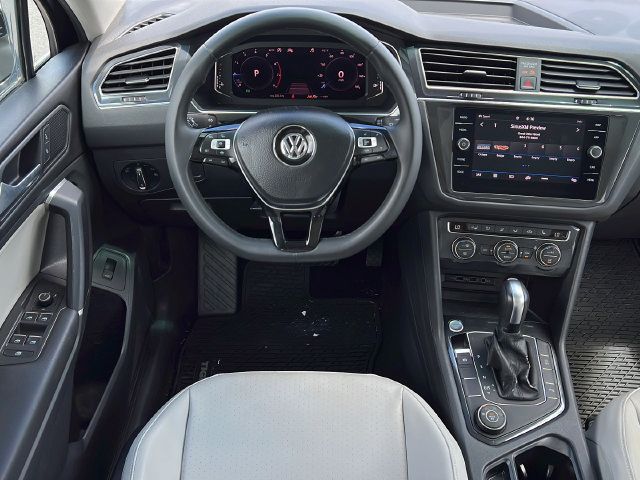 Used 2020 Volkswagen Tiguan SEL AWD/4WD image 13