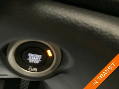 Certified 2026 Chrysler Pacifica Select FWD image 32