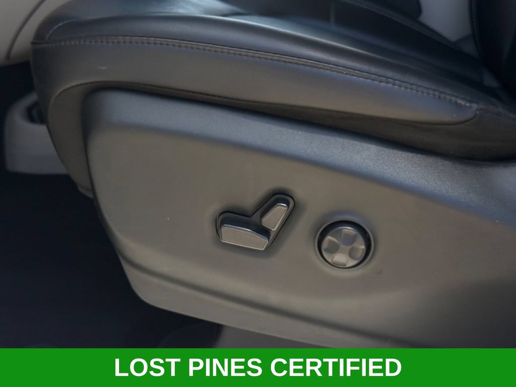 Used 2023 Chrysler Pacifica Touring-L FWD image 9