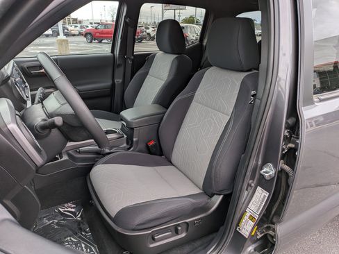 Certified 2021 Toyota Tacoma TRD Sport w/ Technology Package AWD/4WD image 15