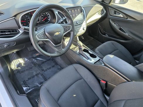 Used 2023 Chevrolet Malibu RS image 32