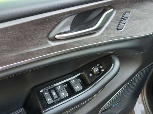 Used 2022 Jeep Grand Cherokee L Overland image 12