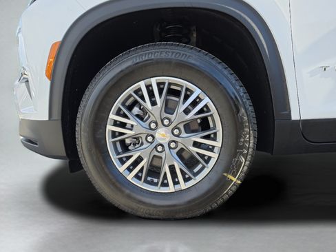 New 2027 Chevrolet Traverse LT w/ Driver Confidence Package FWD image 40