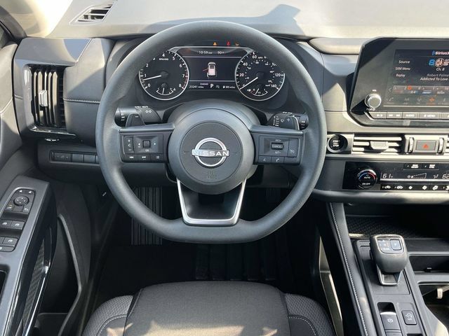 Used 2025 Nissan Pathfinder S FWD image 18