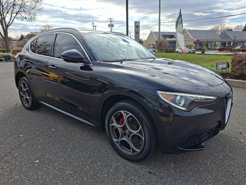 Used 2018 Alfa Romeo Stelvio Ti image 3