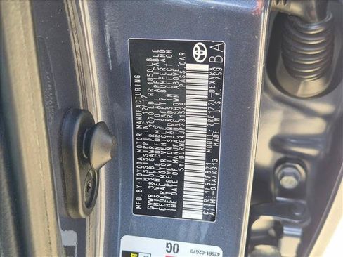 Certified 2018 Toyota Corolla LE FWD image 14