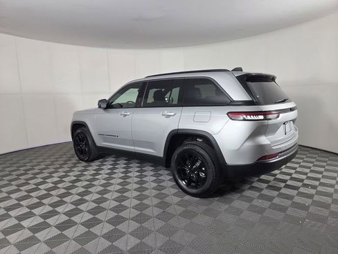 New 2026 Jeep Grand Cherokee Altitude RWD image 7