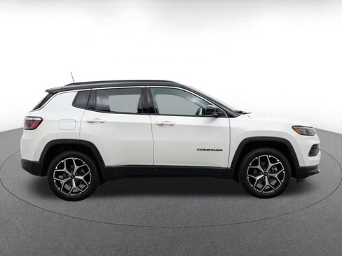 Used 2025 Jeep Compass Limited AWD/4WD image 13