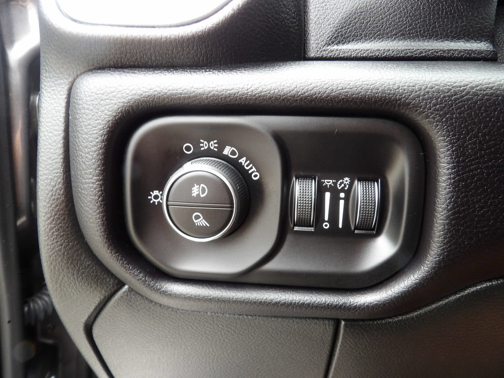 Used 2022 RAM 2500 Laramie AWD/4WD image 19