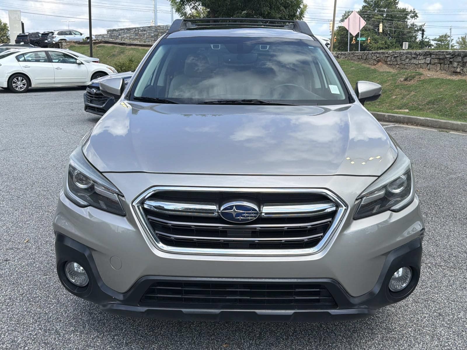 Used 2019 Subaru Outback 2.5i Limited w/ Popular Package #2 AWD/4WD image 4