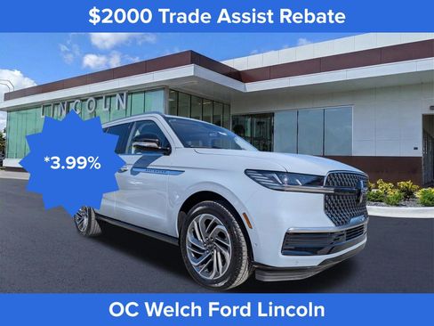 Certified 2025 Lincoln Navigator Reserve AWD/4WD image 3