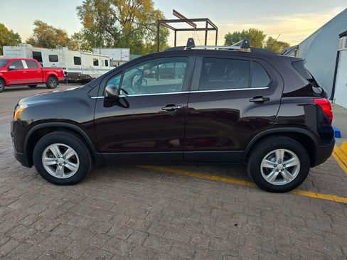 Used 2016 Chevrolet Trax LT w/ LT Sun and Sound Package image 8