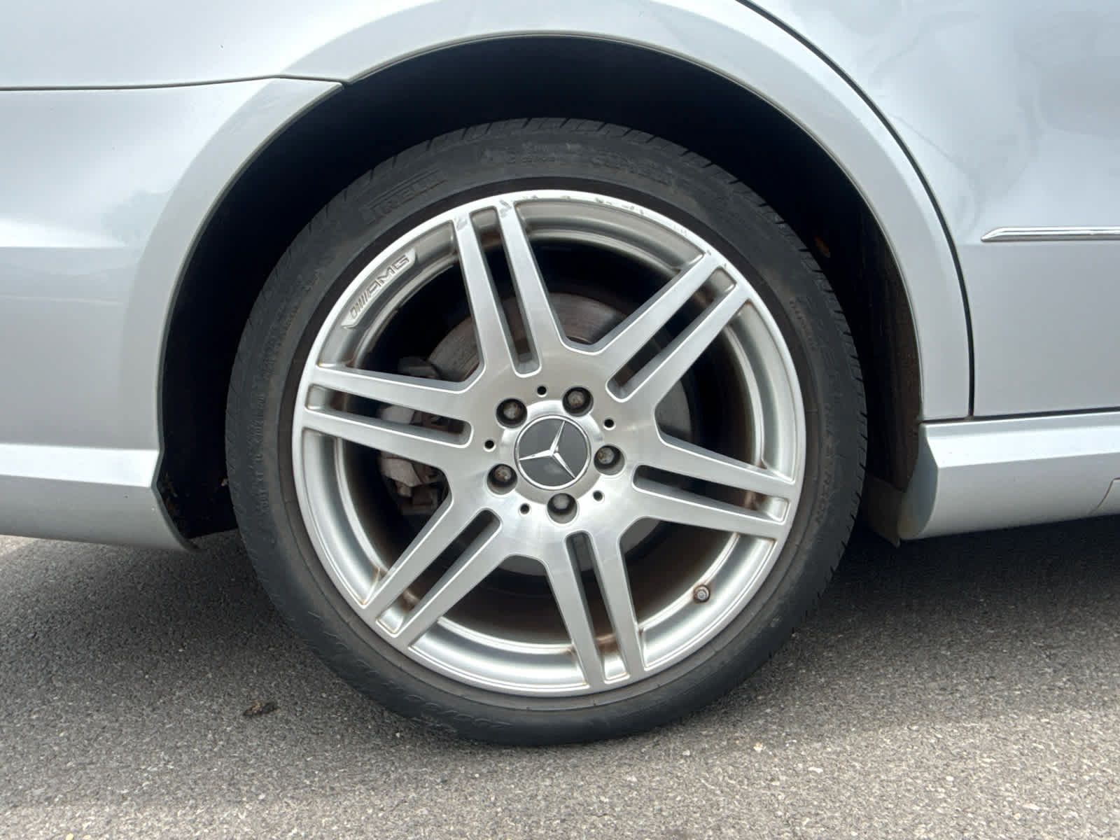 Used 2010 Mercedes-Benz E 550 Sedan image 18