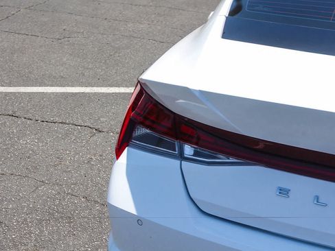 Certified 2023 Hyundai Elantra Limited FWD image 8