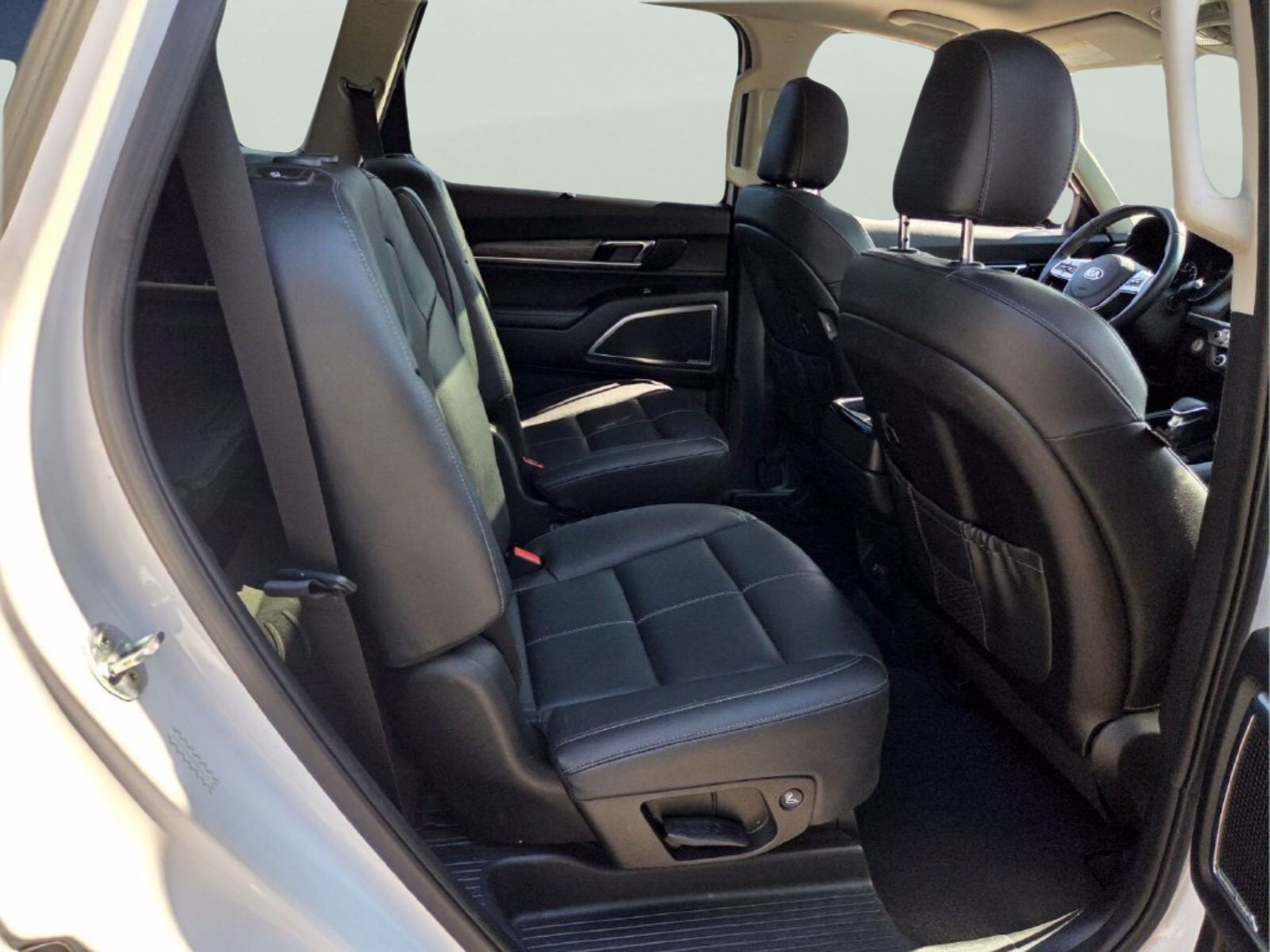 Used 2021 Kia Telluride SX w/ Towing Package FWD image 17