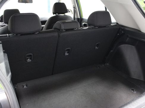 Used 2024 Hyundai Venue SEL FWD image 14