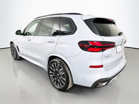 New 2026 BMW X5 xDrive50e image 7