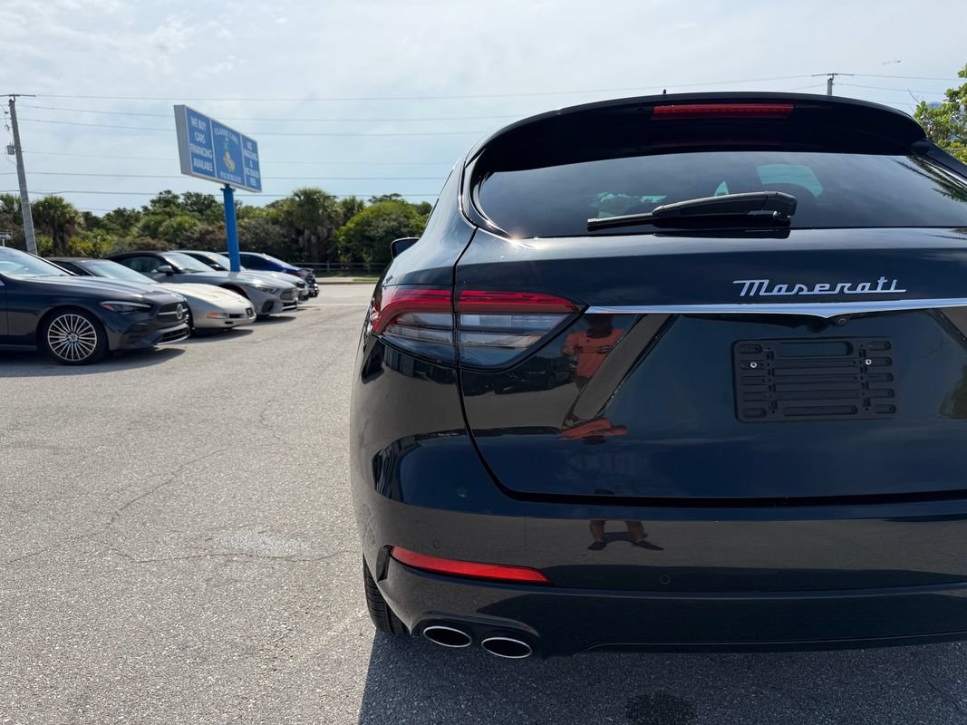 Used 2023 Maserati Levante GT AWD/4WD image 6