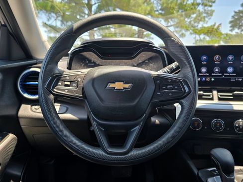 Certified 2024 Chevrolet Trax LS w/ LS Convenience Package FWD image 14