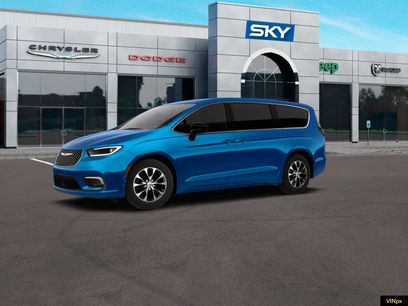 New 2026 Chrysler Pacifica Select