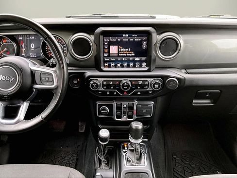 Certified 2022 Jeep Wrangler Unlimited Sahara w/ Cold Weather Group AWD/4WD image 12