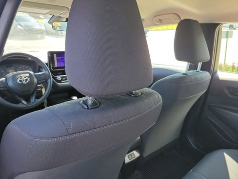 Used 2025 Toyota Corolla LE image 11