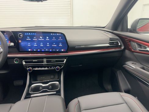 New 2026 Chevrolet Traverse Z71 w/ Driver Confidence Package image 28