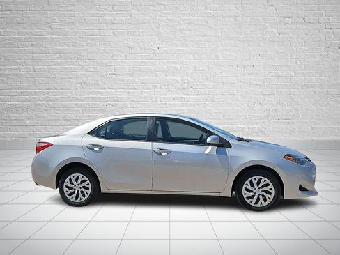 Used 2019 Toyota Corolla LE FWD image 5
