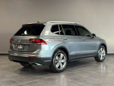 Used 2018 Volkswagen Tiguan SEL Premium FWD image 6