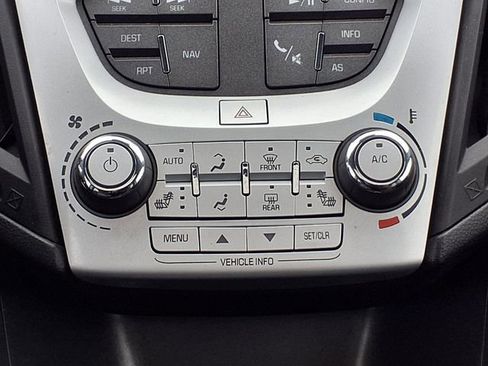 Used 2017 Chevrolet Equinox Premier image 12