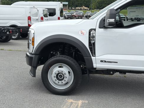 New 2026 Ford F550 4x4 Regular Cab Super Duty image 9