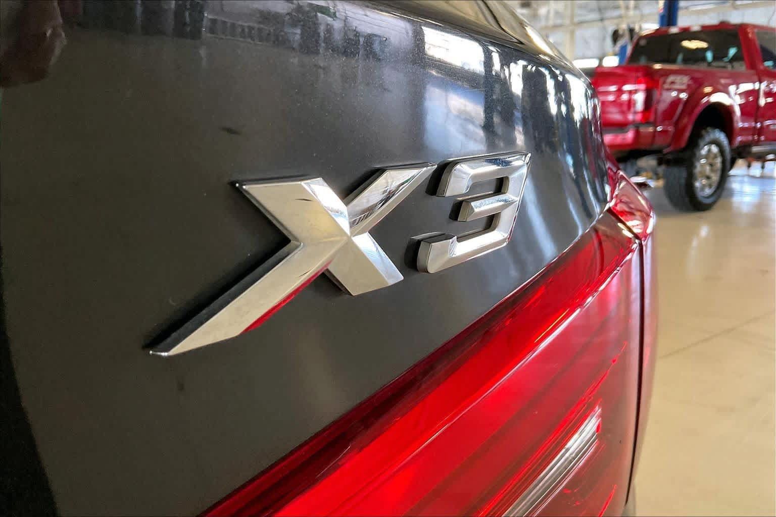 Used 2018 BMW X3 xDrive30i AWD/4WD image 9