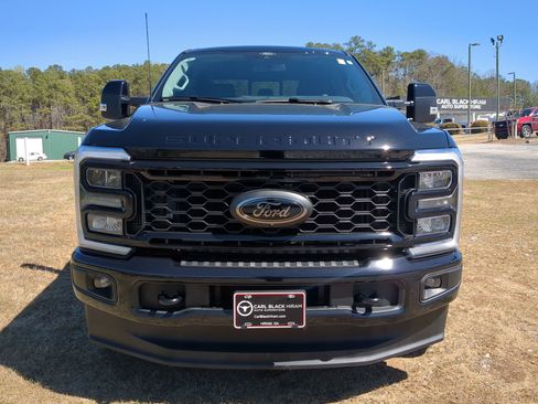 Used 2025 Ford F350 Lariat w/ Black Appearance Package image 2
