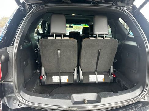 Used 2017 Ford Explorer XLT w/ Equipment Group 202A image 24