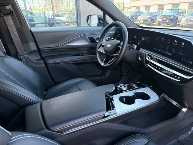 Used 2024 Cadillac Lyriq Tech AWD/4WD image 13