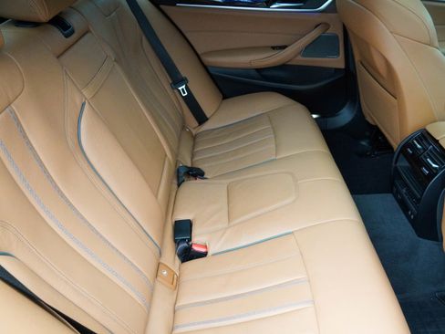 Certified 2023 BMW 530i w/ M Sport Package image 37