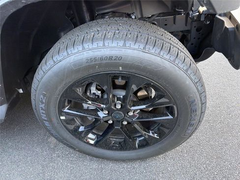 Used 2025 Jeep Wrangler Sahara image 10