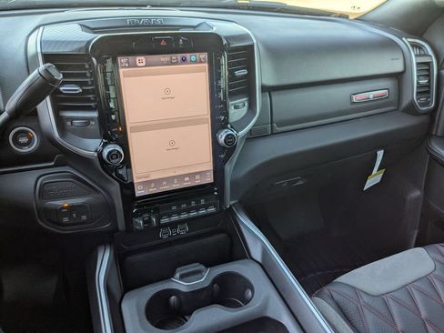 New 2025 RAM 2500 Big Horn AWD/4WD image 23