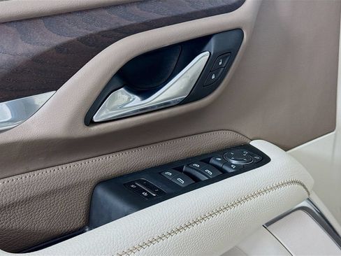 Used 2023 GMC Yukon Denali RWD image 17