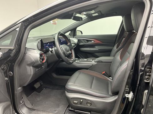 Used 2024 Chevrolet Equinox EV RS image 3