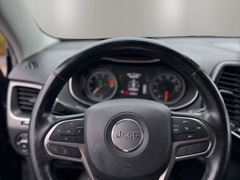 Used 2019 Jeep Cherokee Latitude Plus w/ Comfort/Convenience Group AWD/4WD image 11