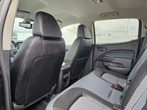 Used 2020 Chevrolet Colorado Z71 image 12