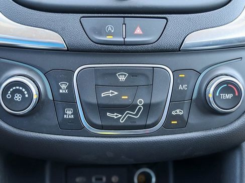 Used 2022 Chevrolet Equinox LT image 22