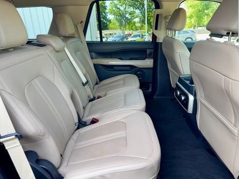 Used 2024 Ford Expedition Limited AWD/4WD image 10