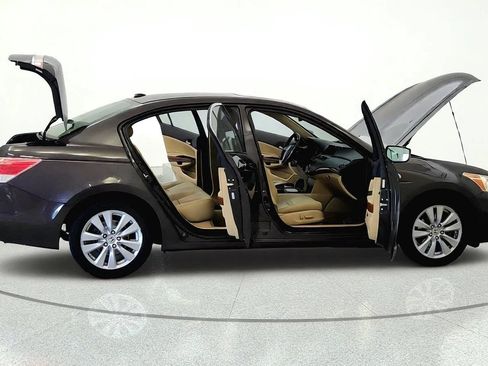 Used 2011 Honda Accord EX-L image 12