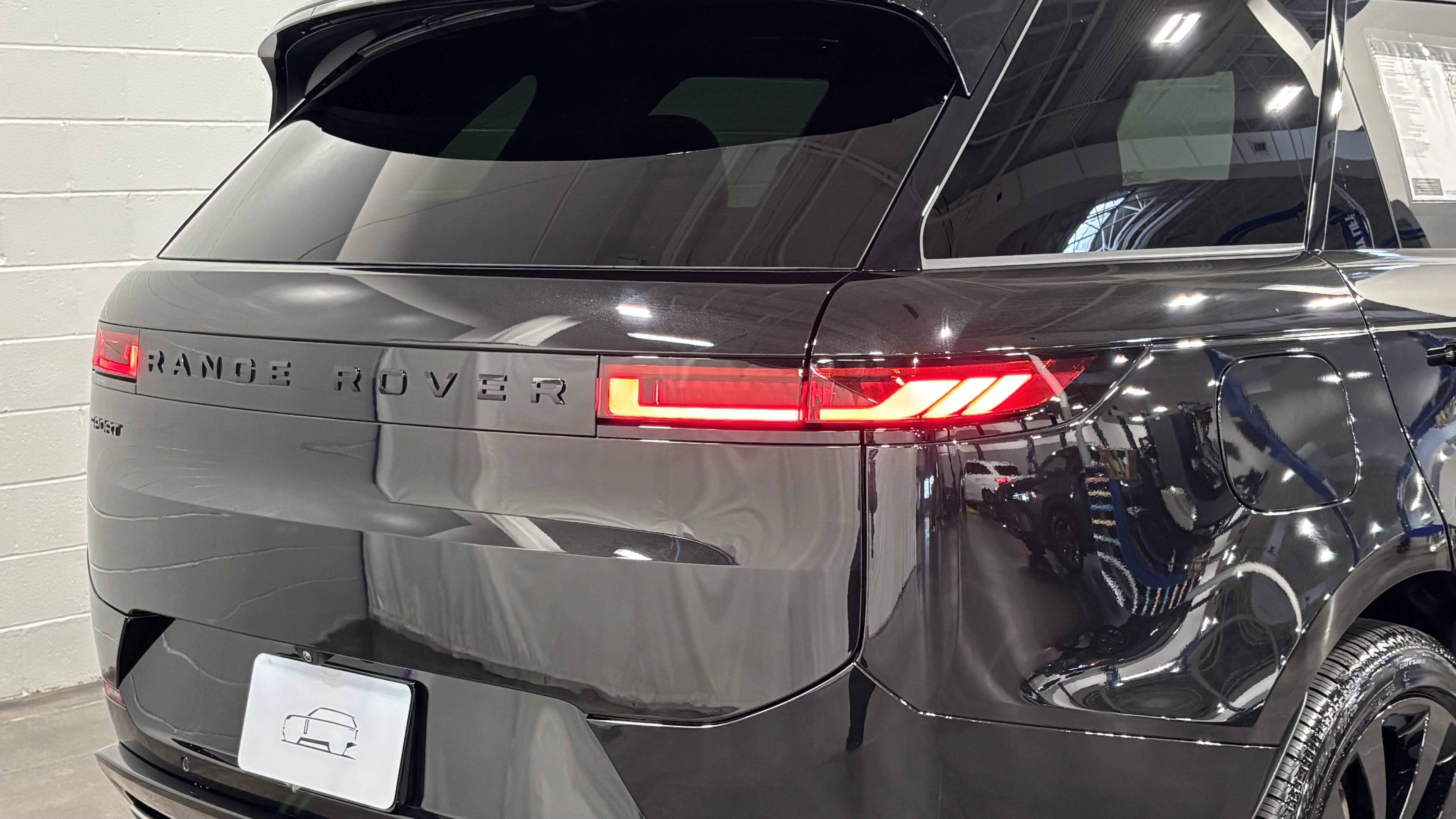 New 2026 Land Rover Range Rover Sport Dynamic SE AWD/4WD image 18