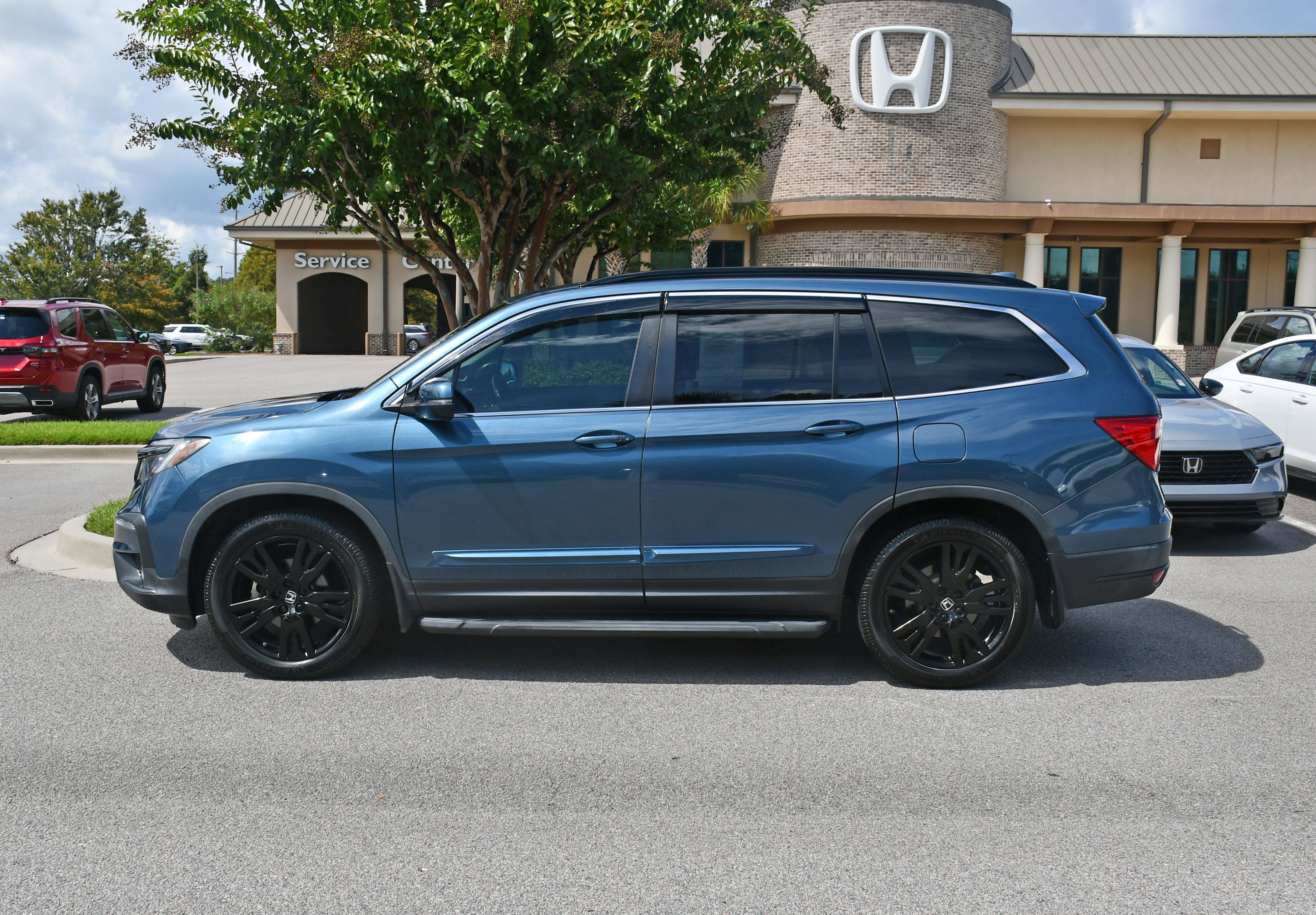 Used 2021 Honda Pilot Special Edition image 2