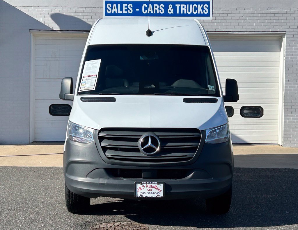 Used 2025 Mercedes-Benz Sprinter 2500 image 2