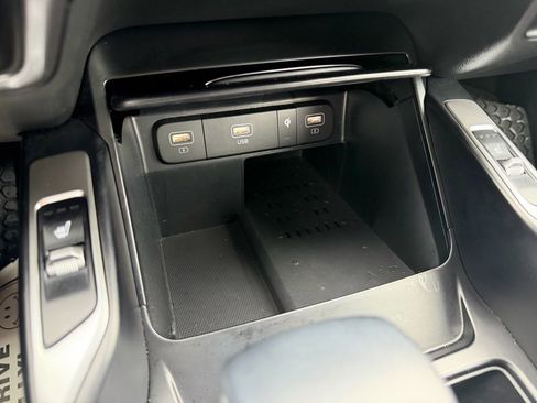 Used 2023 Kia Sorento S image 27